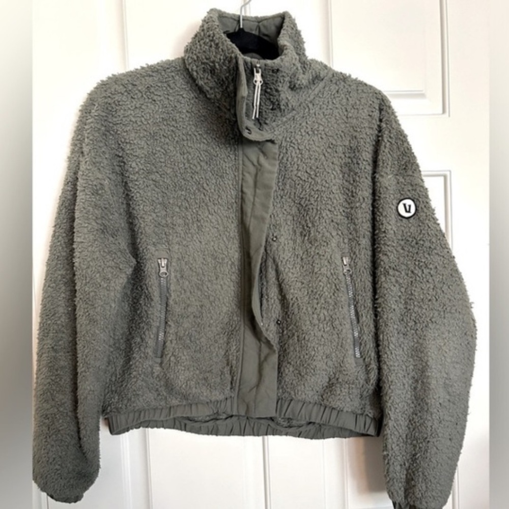 Vuori cozy Sherpa jacket dusty pine